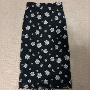 Forever 21 Floral Black Skirt